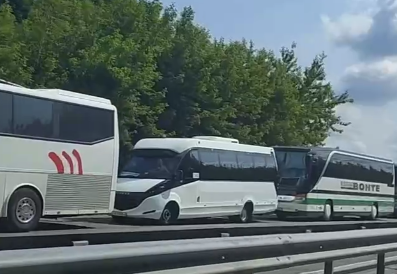 ГТК: очереди автобусов на выезд в Польшу сохраняются