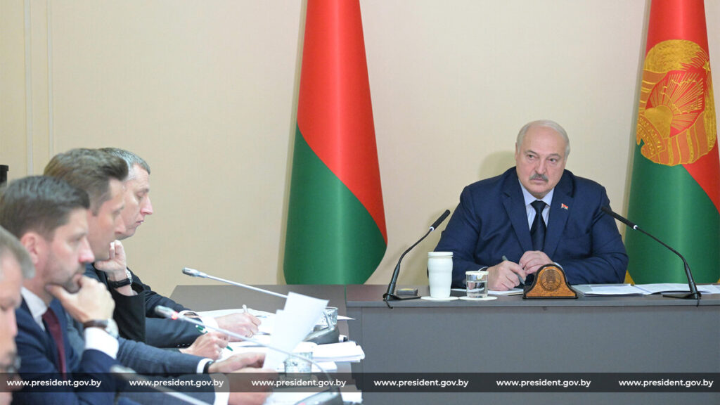 Лукашенко рассказал о «деятелях», создавших искусственный дефицит картошки