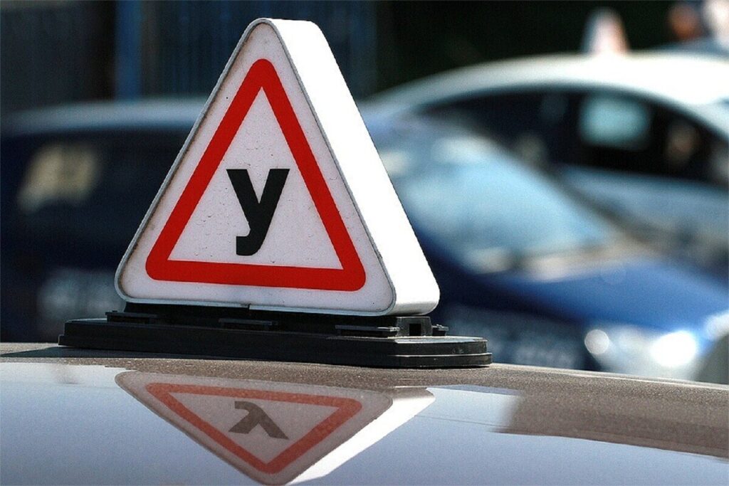 В Беларуси безработным предложат бесплатное обучение вождению и сельхозтехнике за счет бюджета