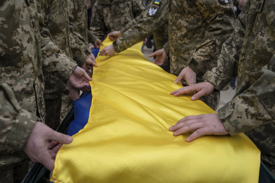 Кому выгодно продолжение войны на Украине?