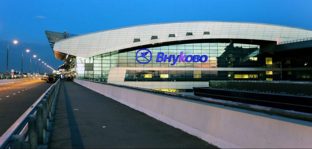 Аэропорт Внуково вновь работает в штатном режиме — ограничения из-за непогоды сняты
